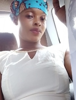 Profil de Charlène, une femme célibataire de 28 ans à Douala