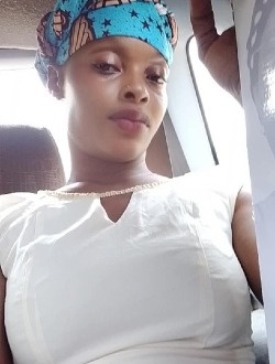 Profil de Charlène, une femme célibataire de 28 ans à Douala