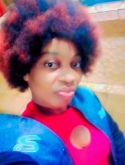 Profil de Divine, une femme célibataire de 19 ans à Yaoundé