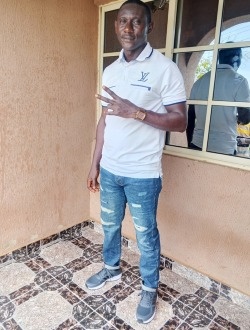 Profil de Chirac, un homme célibataire de 38 ans à Douala