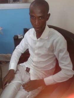Profil de Abdou, un homme célibataire de 36 ans à Dakar