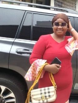 Profil de Lisa, une femme célibataire de 32 ans à Libreville
