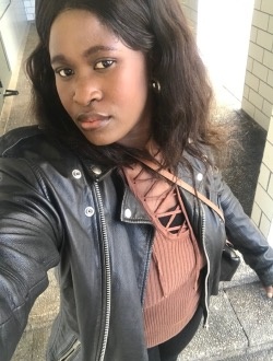 Profil de Binta, une femme célibataire de 29 ans à Le Gault-Saint-Denis