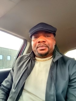 Profil de Djino, un homme célibataire de 46 ans à Vannes