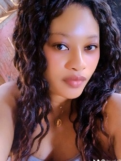 Profil de Laura, une femme célibataire de 30 ans à Petit Abidjan-Youkou