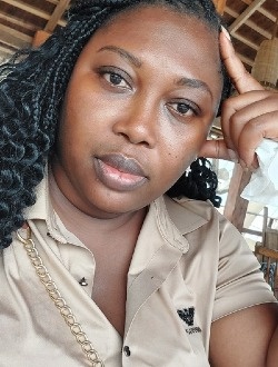 Profil de Claire Chouchou, une femme célibataire de 34 ans à Lomé