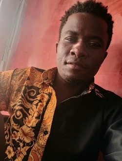 Profil de Charly, un homme célibataire de 35 ans à Kinshasa