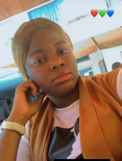 Profil de Sephora, une femme célibataire de 24 ans à Kinshasa