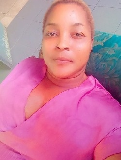 Profil de Laure, une femme célibataire de 34 ans à Douala