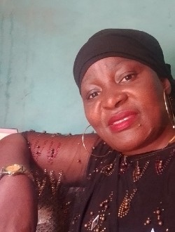 Profil de Alima, une femme célibataire de 43 ans à Abang