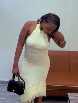 Profil de Mireille, une femme célibataire de 25 ans à Bertoua