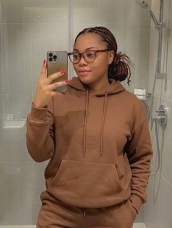 Profil de Marie Ange, une femme célibataire de 27 ans à Yaoundé