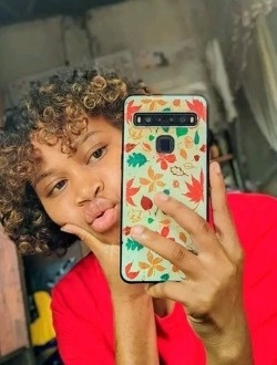 Profil de Ornella, une femme célibataire de 21 ans à Sambava