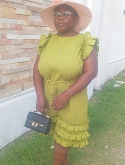 Profil de Carine, une femme célibataire de 45 ans à Douala