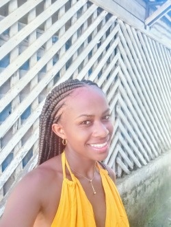 Profil de Tina, une femme célibataire de 24 ans à Antalaha