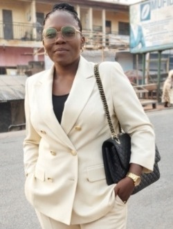 Profil de Imelda, une femme célibataire de 43 ans à Douala