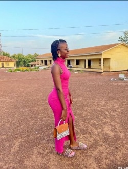 Profil de Adorée, une femme célibataire de 22 ans à Bertoua
