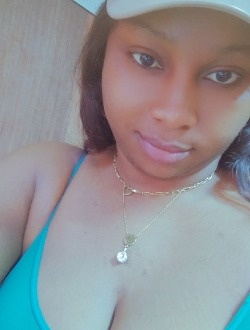 Profil de Honneur, une femme célibataire de 30 ans à Douala