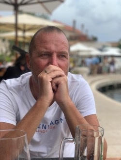 Profil de Eduard, un homme célibataire de 56 ans à Torremolinos