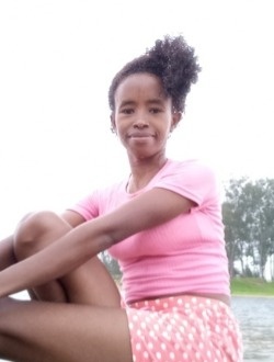 Profil de Annah, une femme célibataire de 25 ans à 67 Ha