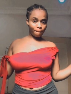 Profil de Érika, une femme célibataire de 21 ans à Bakinga-Kikwati