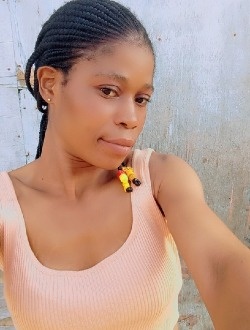 Profil de Adeline, une femme célibataire de 26 ans à Petit Abidjan-Youkou