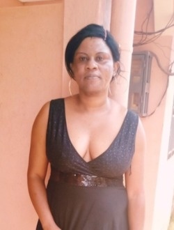 Profil de Clara, une femme célibataire de 44 ans à Abom