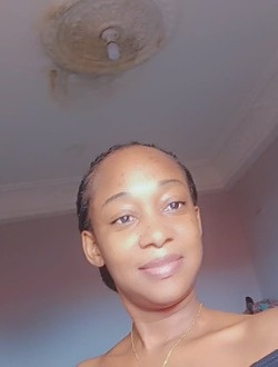 Profil de Noor, une femme célibataire de 37 ans à Bacongo