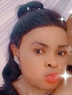 Profil de Berth, une femme célibataire de 40 ans à Ébolowa