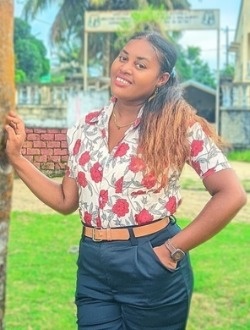 Profil de Rancina, une femme célibataire de 27 ans à Maroantsetra