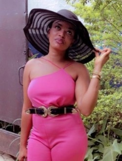 Profil de Veronique, une femme célibataire de 32 ans à Yaoundé