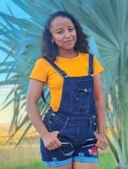 Profil de Ny Aina, une femme célibataire de 27 ans à Isalo