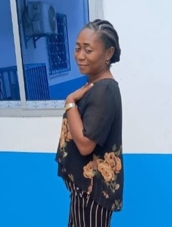 Profil de Christelle, une femme célibataire de 35 ans à Bidalé