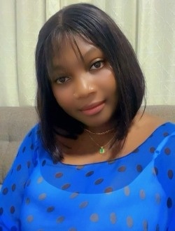 Profil de Fafa, une femme célibataire de 34 ans à Lomé