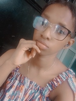 Profil de Julie, une femme célibataire de 22 ans à Yaoundé