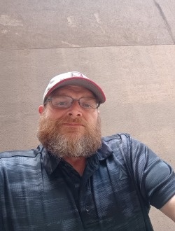 Profil de Tim, un homme célibataire de 45 ans à Bloomington