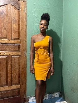 Profil de Tholie, une femme célibataire de 21 ans à Toamasina