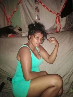 Profil de Clarisse, une femme célibataire de 34 ans à 1ER Arrondissement
