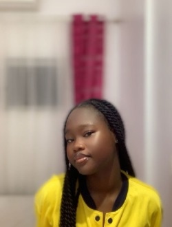 Profil de Houefa, une femme célibataire de 21 ans à Vedoko