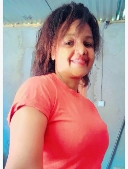 Profil de Clarita, une femme célibataire de 41 ans à Ambila-Lemaitso