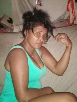 Profil de Clarisse, une femme célibataire de 34 ans à 1ER Arrondissement