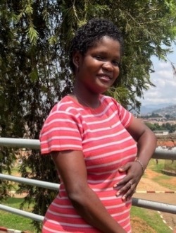 Profil de Maeva, une femme célibataire de 25 ans à Yaoundé