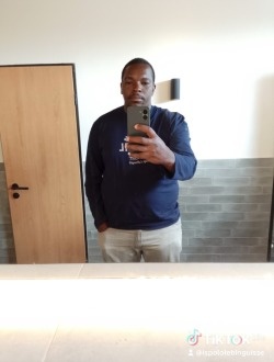 Profil de Issa, un homme célibataire de 30 ans à Brema-Hamburga archidiocese