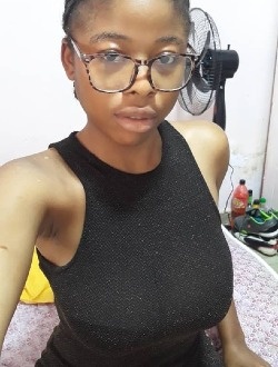 Profil de Blanche, une femme célibataire de 21 ans à Yaoundé