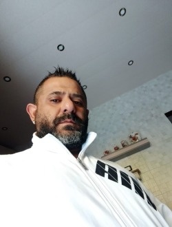 Profil de Ty, un homme célibataire de 40 ans à Kfour