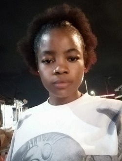Profil de Marie, une femme célibataire de 20 ans à Douala