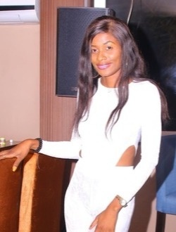 Profil de Line, une femme célibataire de 18 ans à Paris