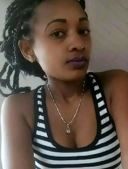Profil de Anah, une femme célibataire de 33 ans à Alarobia-Antanamalaza