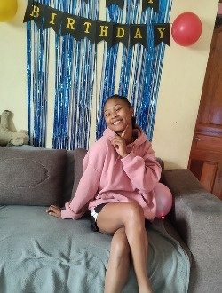 Profil de Farat, une femme célibataire de 27 ans à Antananarivo