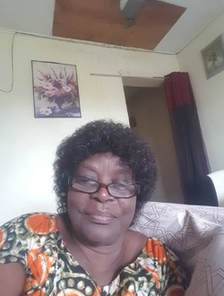 Profil de Christine, une femme célibataire de 67 ans à Libreville